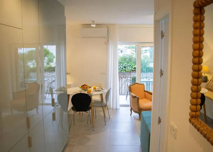 Colmena 69 - Center - Swimming Pool Appartement *