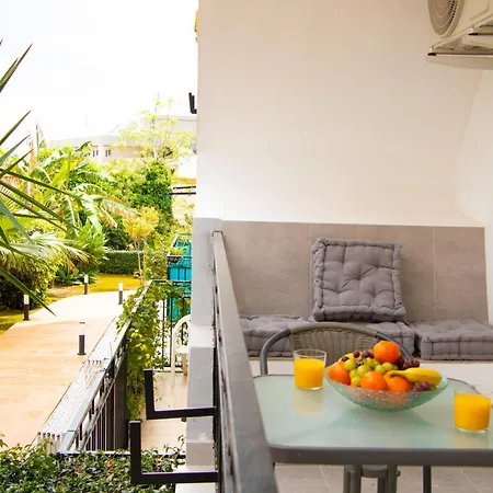 Colmena 69 - Center - Swimming Pool Apartment